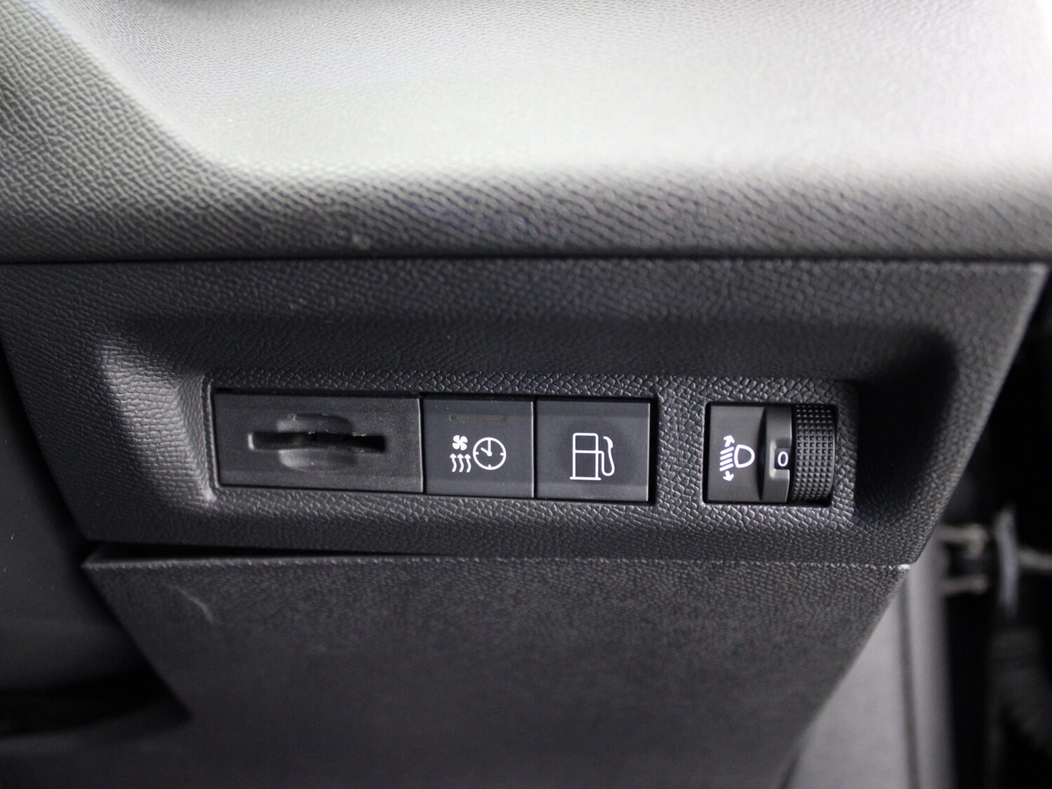 Used Peugeot 408 2024 for sale - 77742229: Photo 39