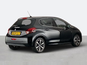 Used Peugeot 208 2019 for sale - 79308536: Photo