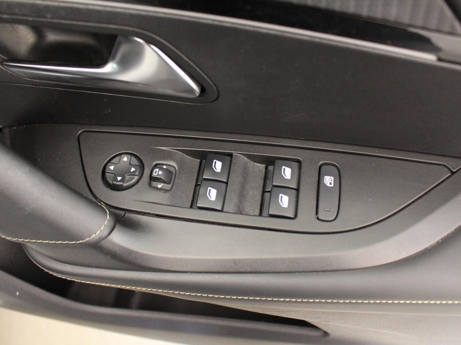 Used Peugeot 2008 2021 for sale - 77686866: Photo 34