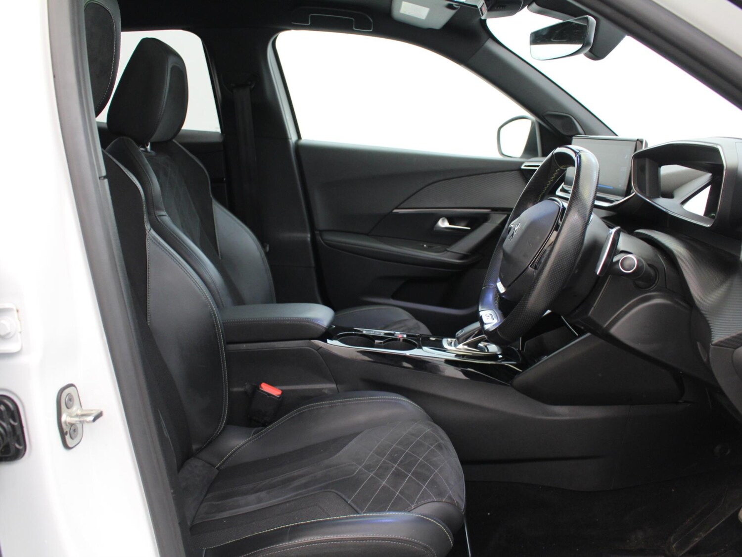 Used Peugeot 2008 2021 for sale - 77686866: Photo 9