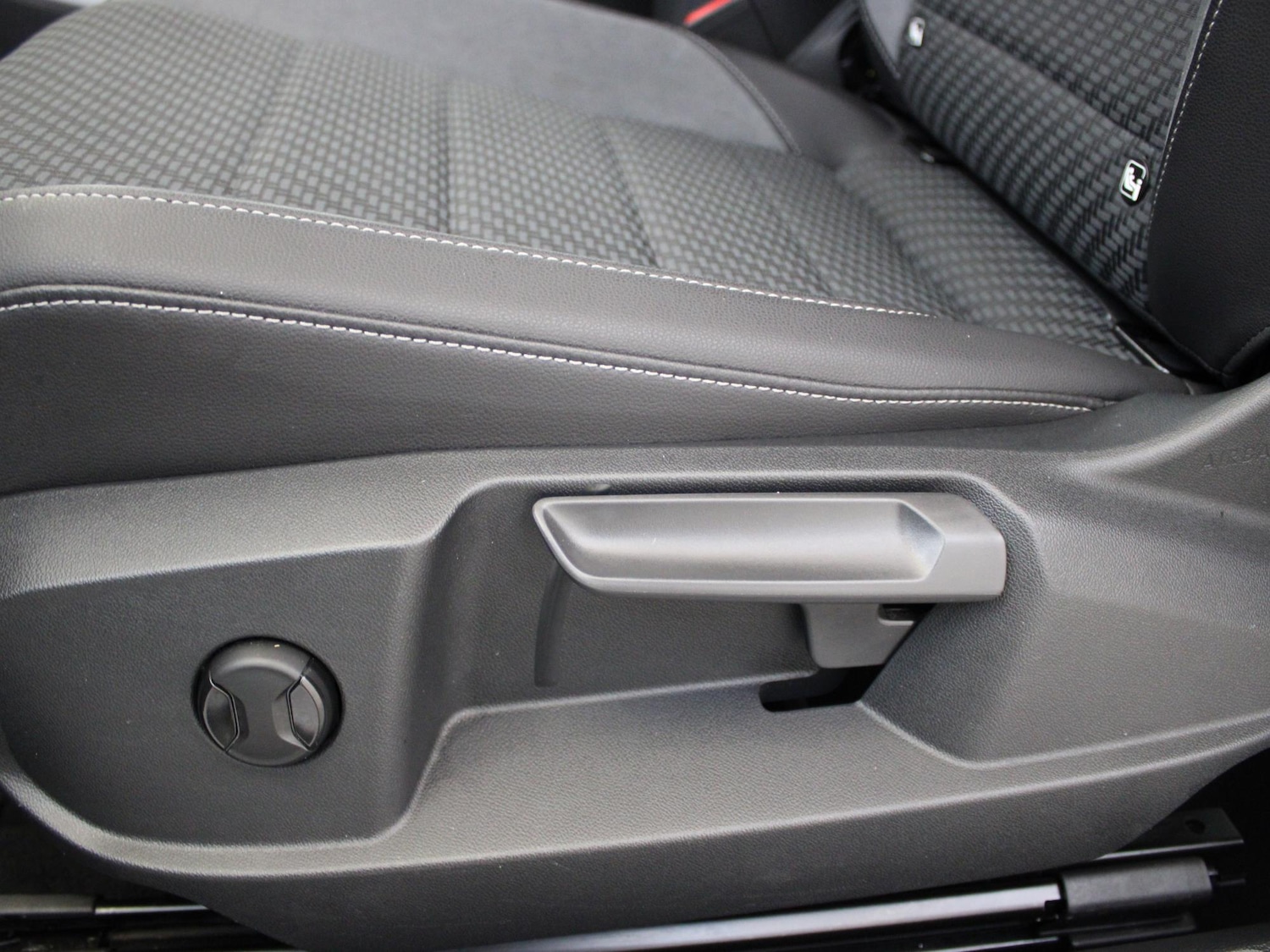 Used Volkswagen T-Roc 2020 for sale - 77294481: Photo 12