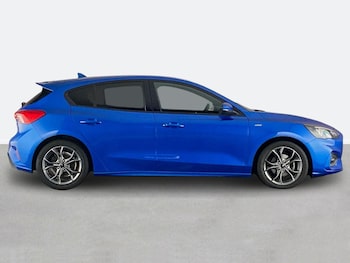 Used Ford Focus 2021 for sale - 76929200: Photo
