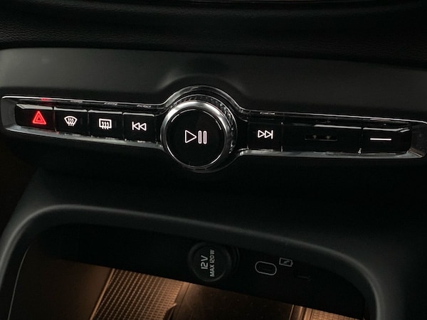 Used Volvo XC40 2022 for sale - 75228704: Photo 23