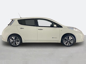 Used Nissan Leaf 2017 for sale - 77398107: Photo