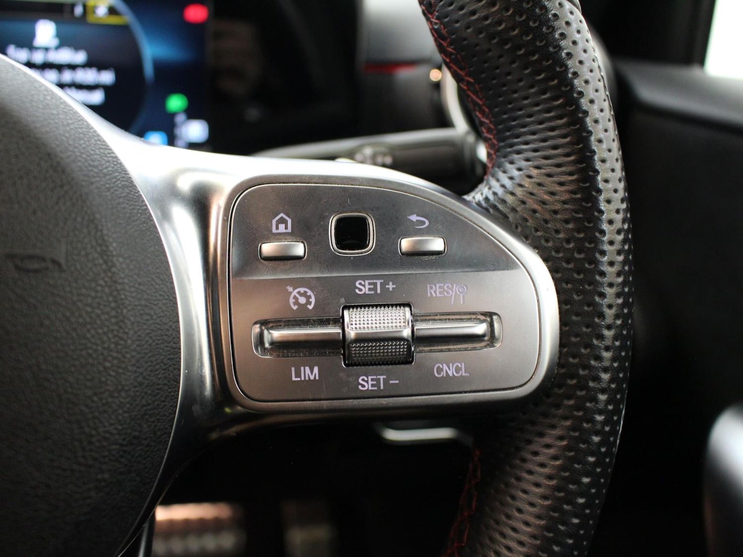 Used Mercedes-Benz A-Class 2019 for sale - 76390887: Photo 32