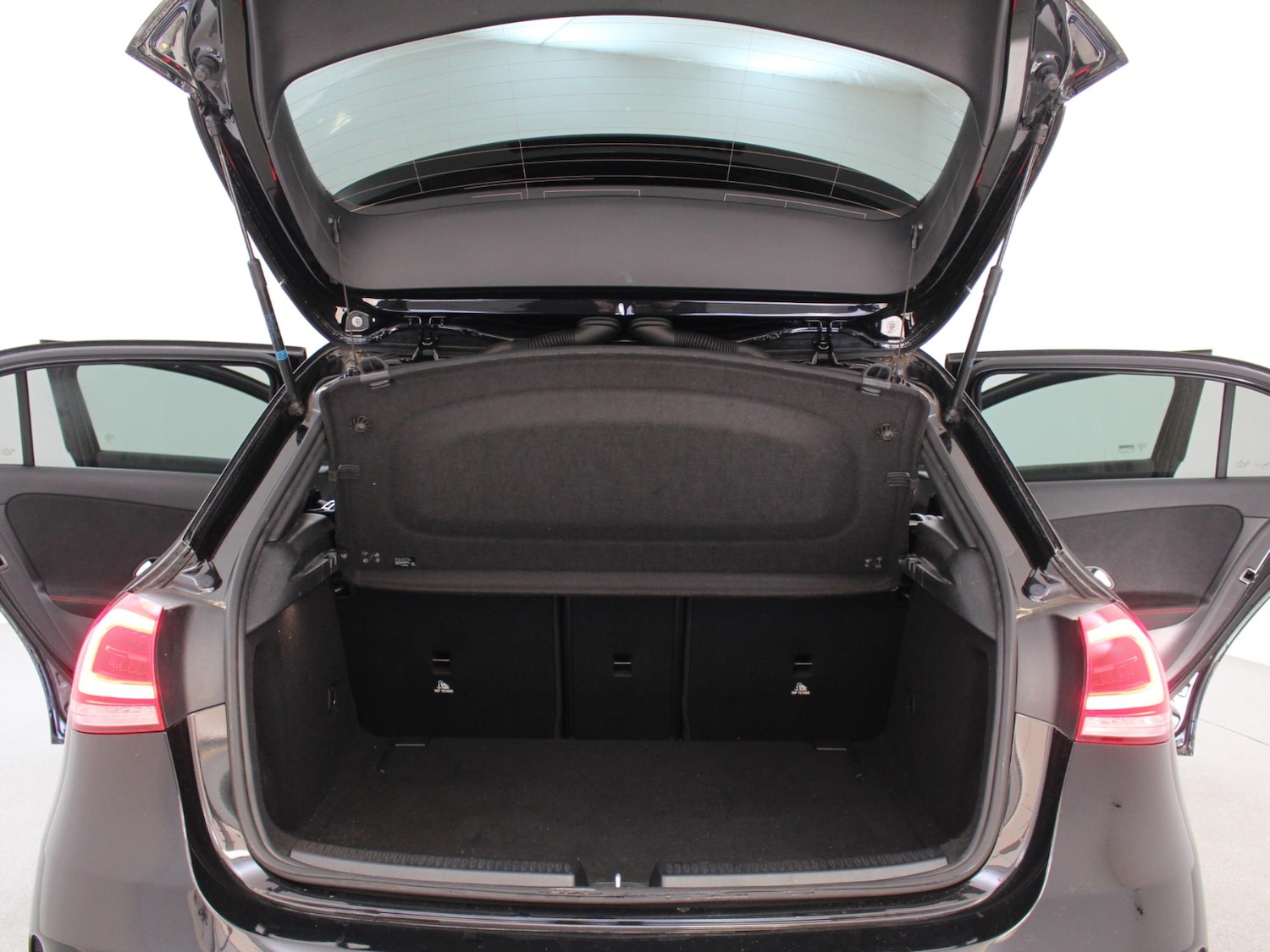 Used Mercedes-Benz A-Class 2019 for sale - 76390887: Photo 39