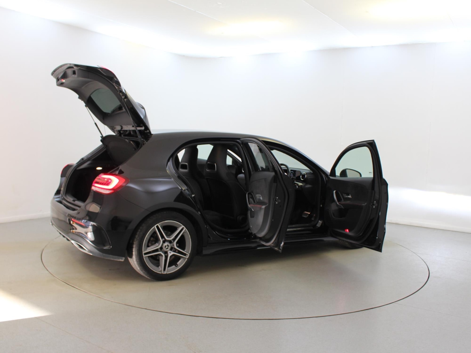 Used Mercedes-Benz A-Class 2019 for sale - 76390887: Photo 40