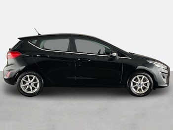 Used Ford Fiesta 2018 for sale - 78282699: Photo