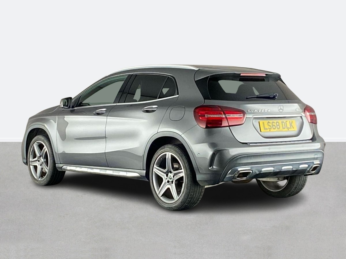 Used Mercedes-Benz GLA 2018 for sale - 76502985: Photo 2
