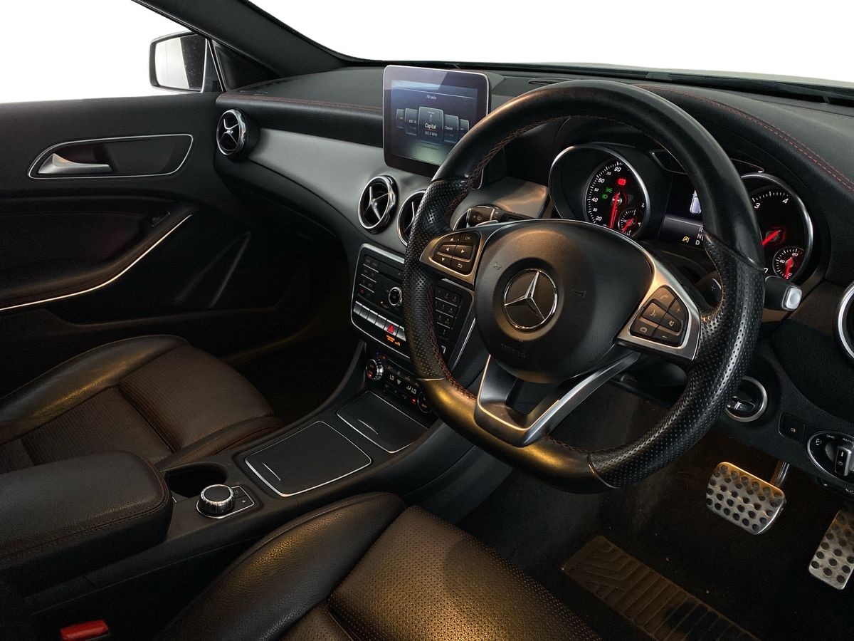 Used Mercedes-Benz GLA 2018 for sale - 76502985: Photo 9