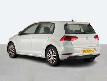 Used Volkswagen Golf 2018 for sale - 75191124: Photo
