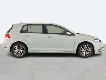 Used Volkswagen Golf 2018 for sale - 75191124: Photo