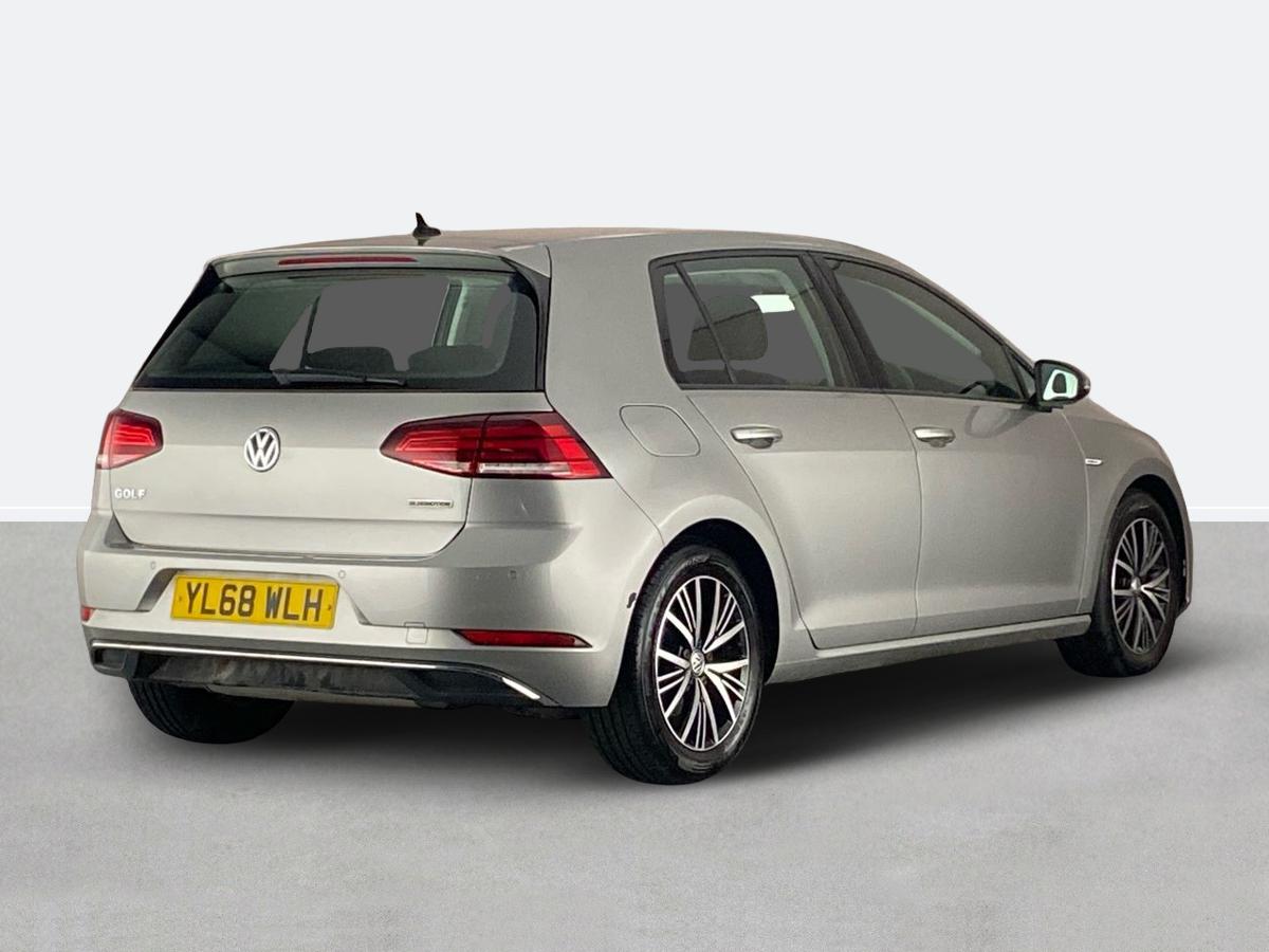 Used Volkswagen Golf 2018 for sale - 76310995: Photo 3