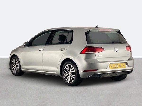 Used Volkswagen Golf 2018 for sale - 76310995: Photo 5