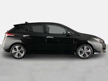 Used Nissan Leaf 2022 for sale - 77842900: Photo