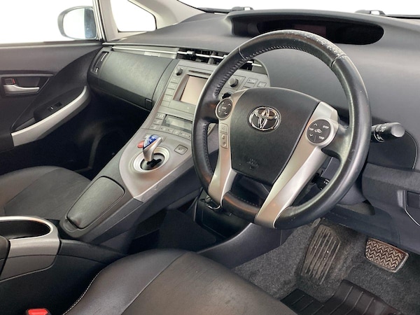 Used Toyota Prius 2015 for sale - 76206990: Photo 12