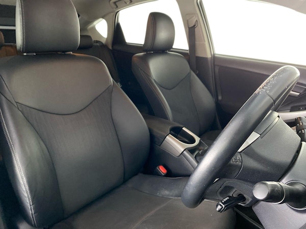 Used Toyota Prius 2015 for sale - 76206990: Photo 13