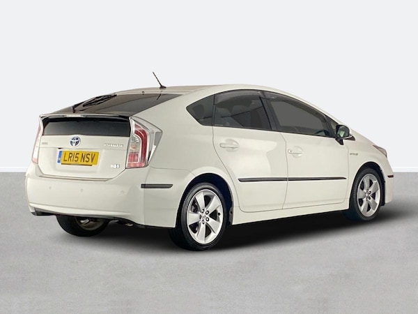 Used Toyota Prius 2015 for sale - 76206990: Photo 3