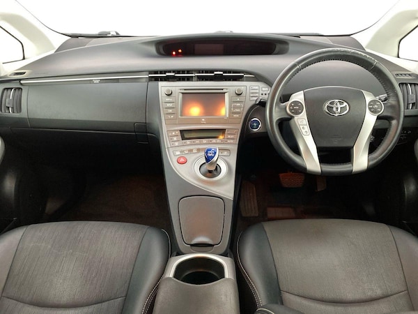 Used Toyota Prius 2015 for sale - 76206990: Photo 9