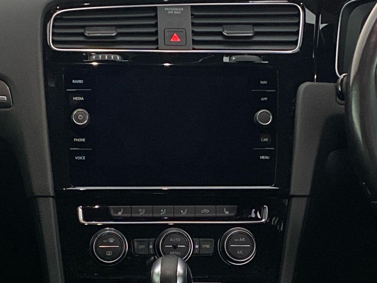 Used Volkswagen Golf 2019 for sale - 76553408: Photo 10