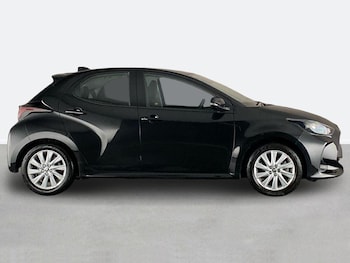 Used Toyota Yaris 2022 for sale - 77842902: Photo