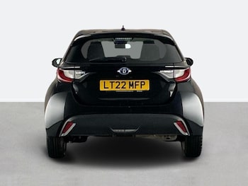 Used Toyota Yaris 2022 for sale - 77842902: Photo