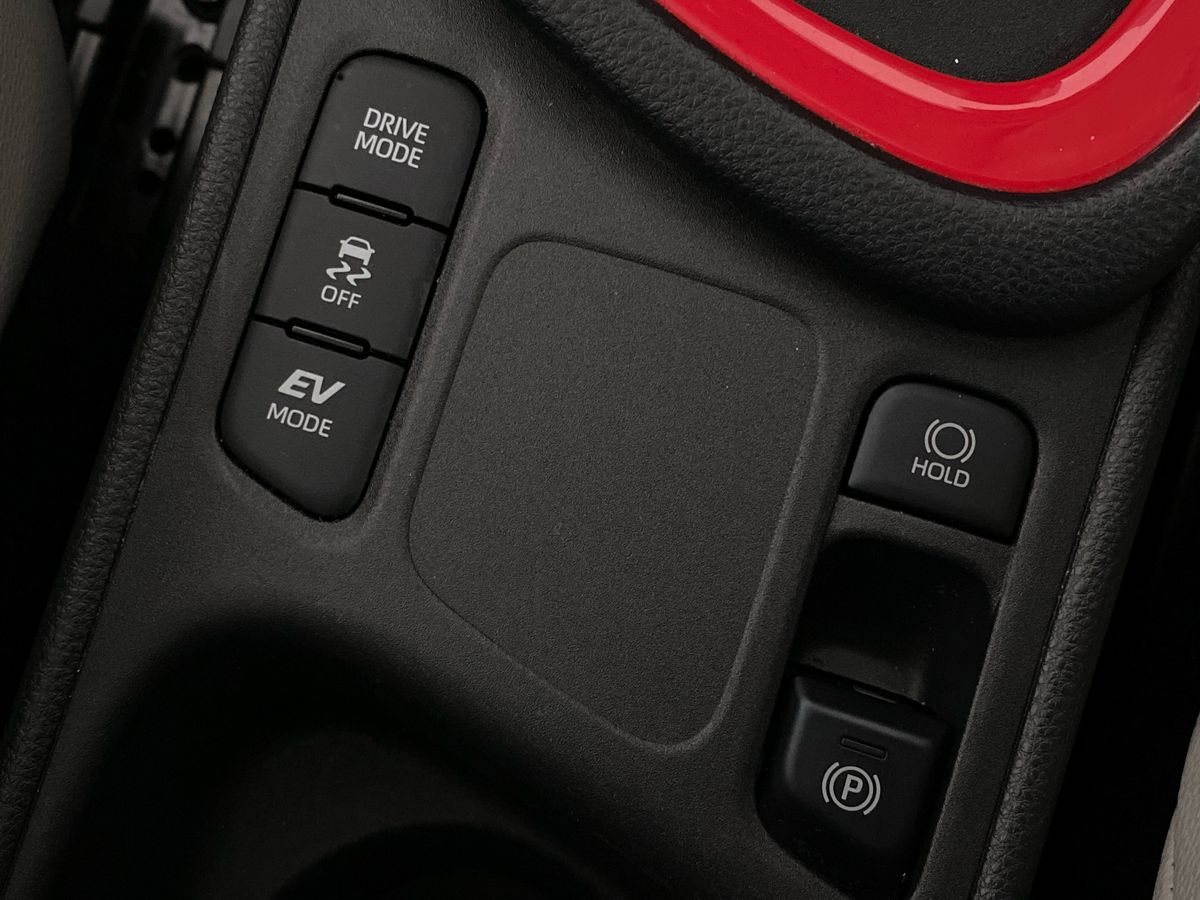 Used Toyota Yaris 2021 for sale - 75344006: Photo 25