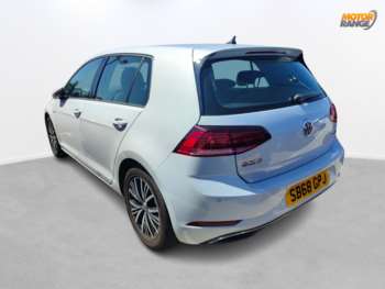 Used Volkswagen Golf 2018 for sale - 74704359: Photo