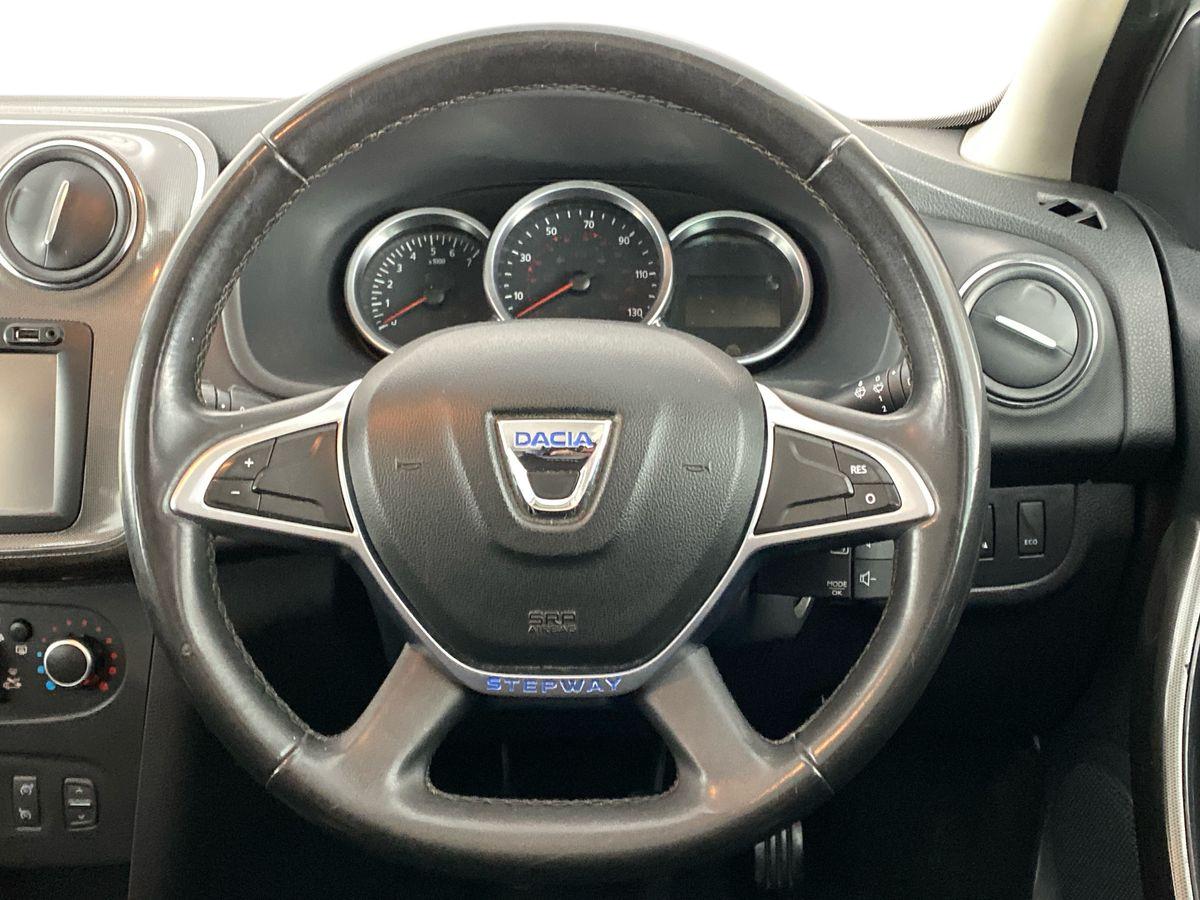Used Dacia Sandero Stepway 2017 for sale - 77742332: Photo 11