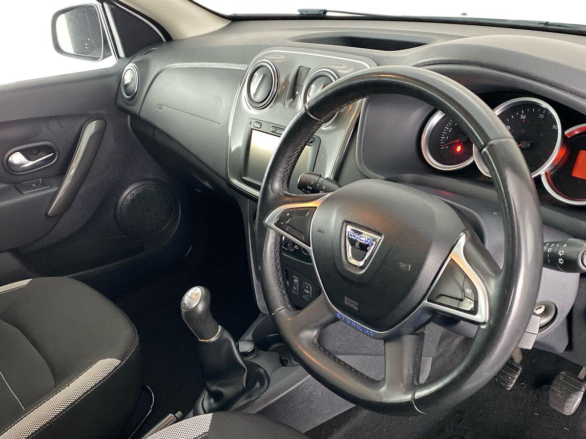 Used Dacia Sandero Stepway 2017 for sale - 77742332: Photo 12