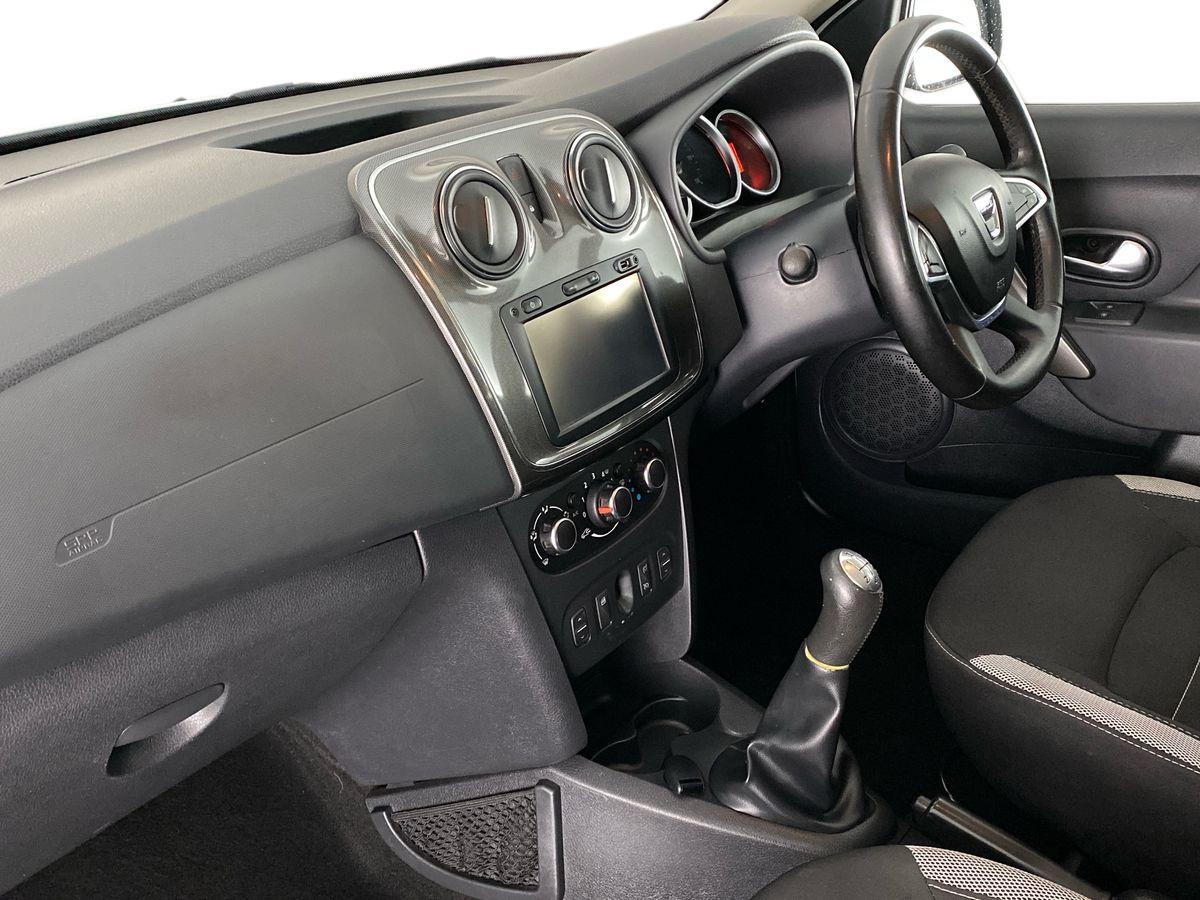 Used Dacia Sandero Stepway 2017 for sale - 77742332: Photo 14