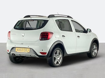 Used Dacia Sandero Stepway 2017 for sale - 77742332: Photo