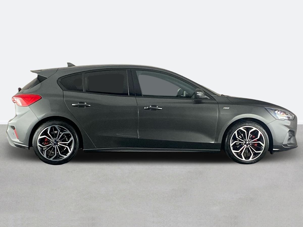 Used Ford Focus 2021 for sale - 76158123: Photo 2
