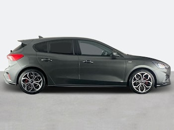 Used Ford Focus 2021 for sale - 76158123: Photo 2