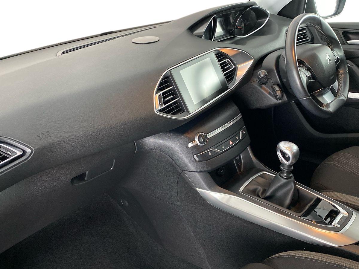 Used Peugeot 308 2015 for sale - 76390939: Photo 14