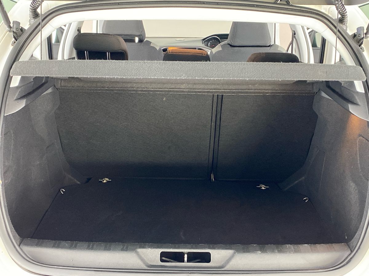 Used Peugeot 308 2015 for sale - 76390939: Photo 25