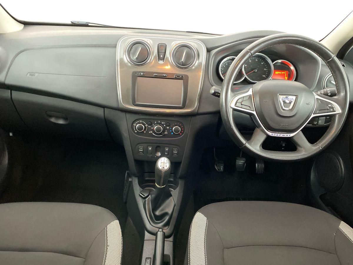 Used Dacia Sandero Stepway 2017 for sale - 77842925: Photo 9