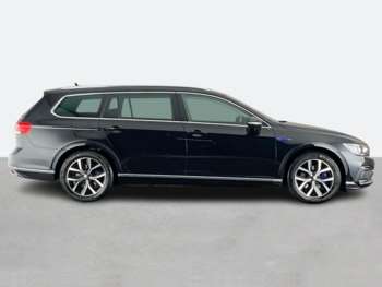 Used Volkswagen Passat 2021 for sale - 74704352: Photo
