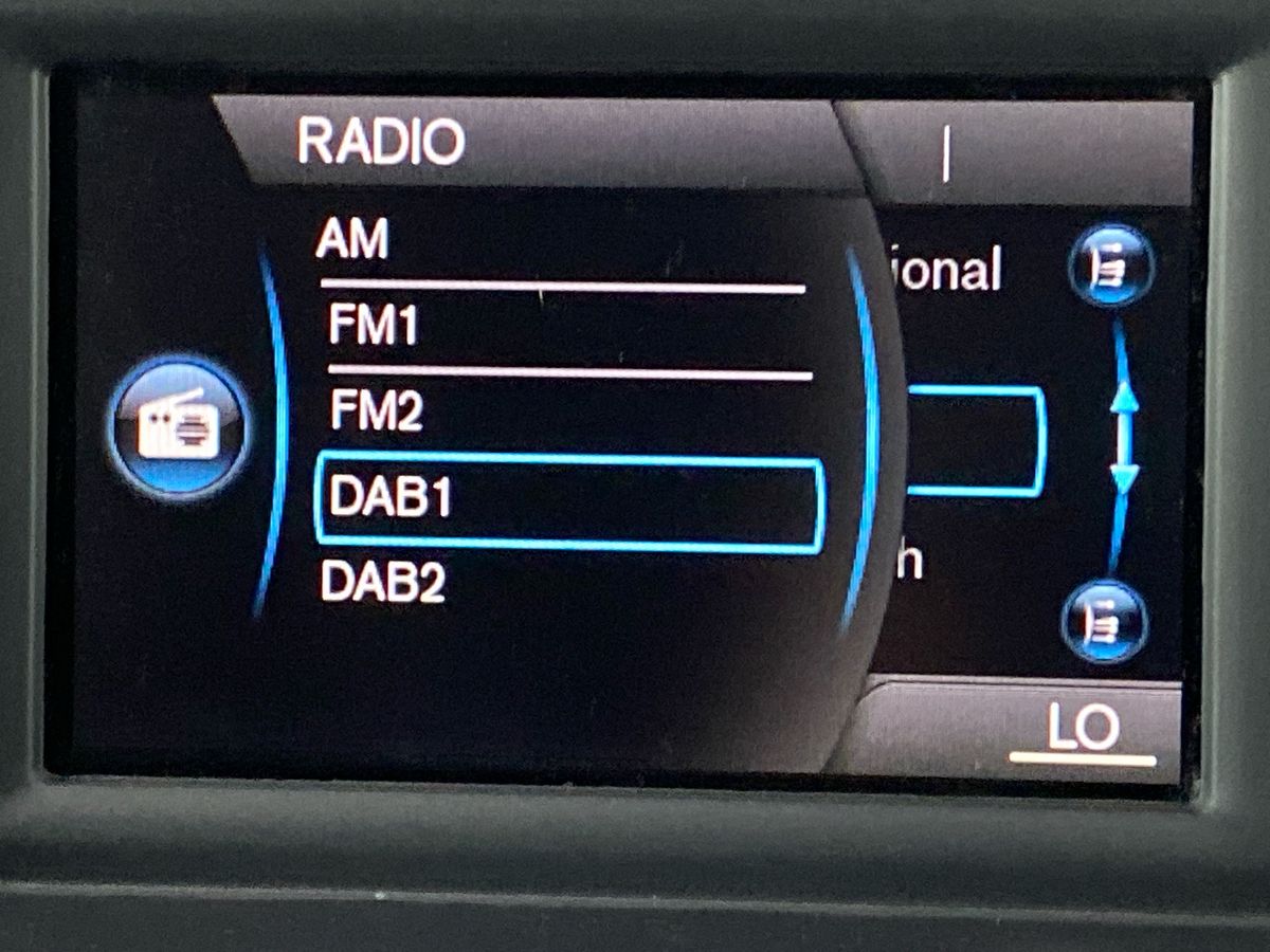 Used Volvo V40 2015 for sale - 77742201: Photo 17