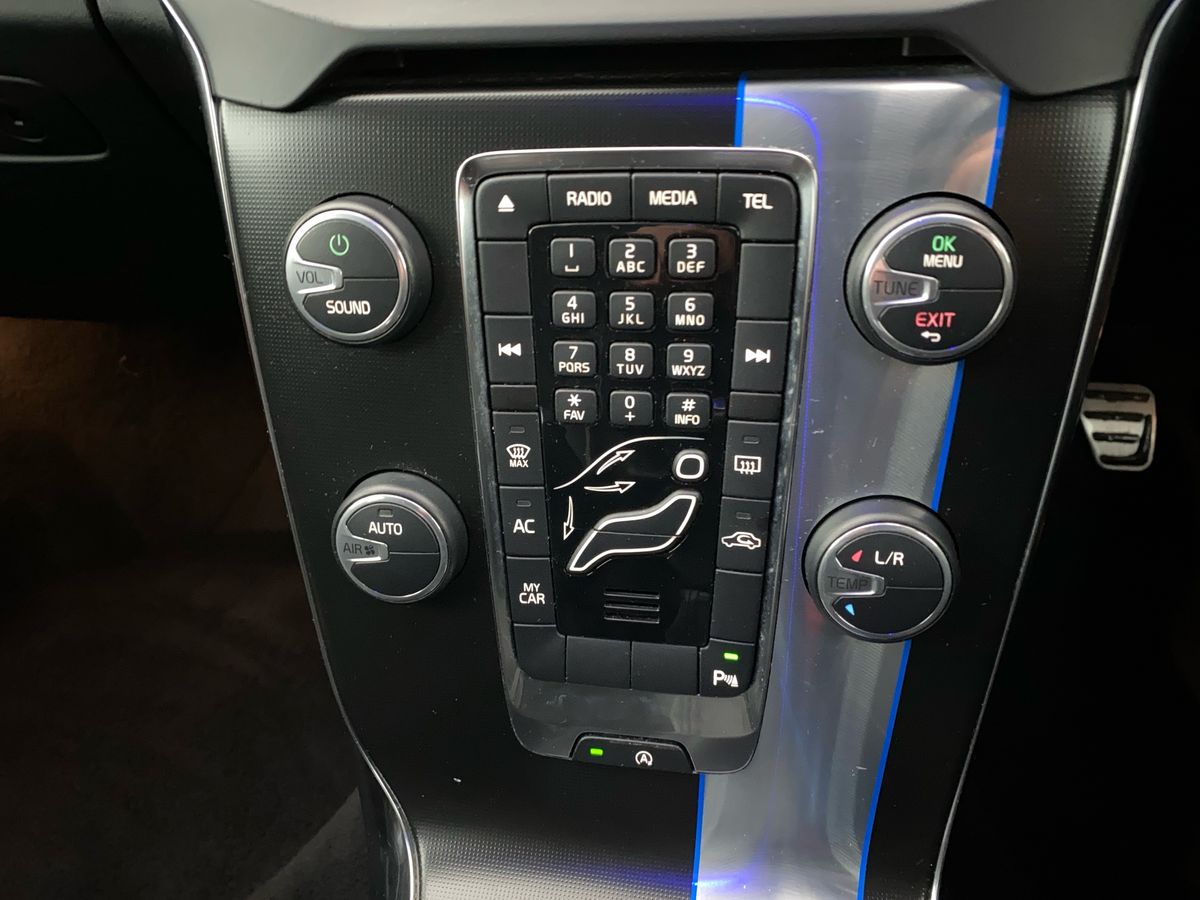 Used Volvo V40 2015 for sale - 77742201: Photo 19