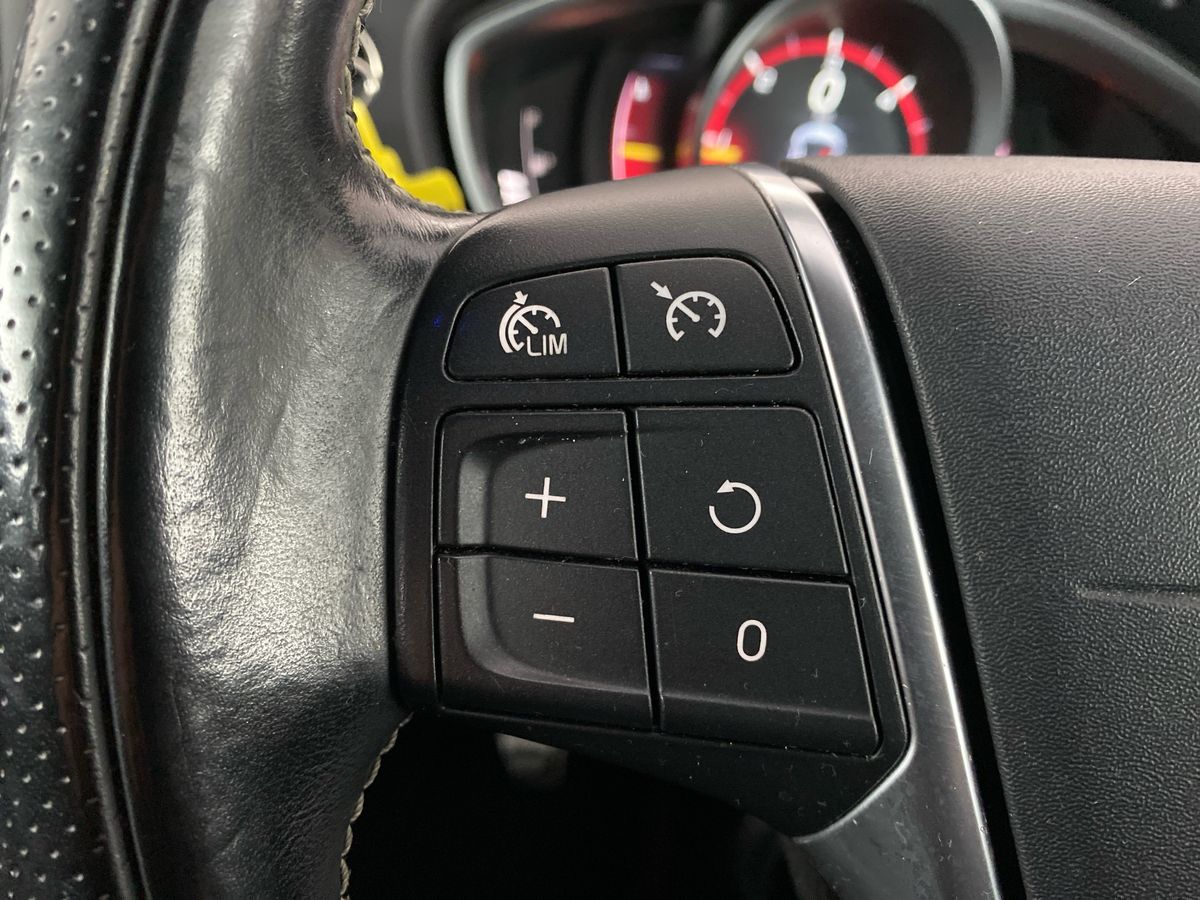 Used Volvo V40 2015 for sale - 77742201: Photo 20