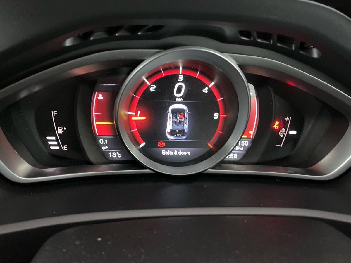 Used Volvo V40 2015 for sale - 77742201: Photo 29