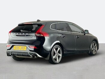 Used Volvo V40 2015 for sale - 77742201: Photo