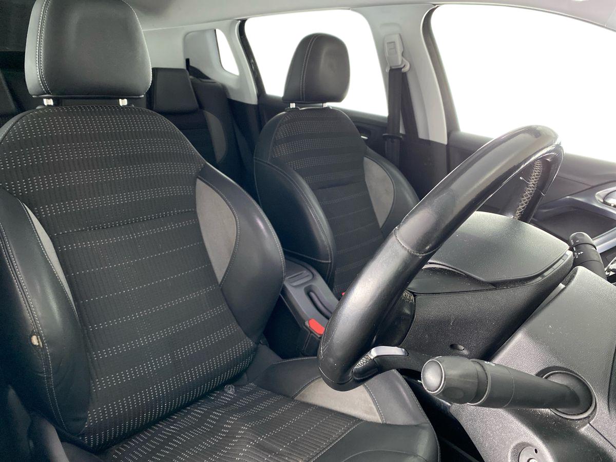 Used Peugeot 2008 2015 for sale - 76502925: Photo 13