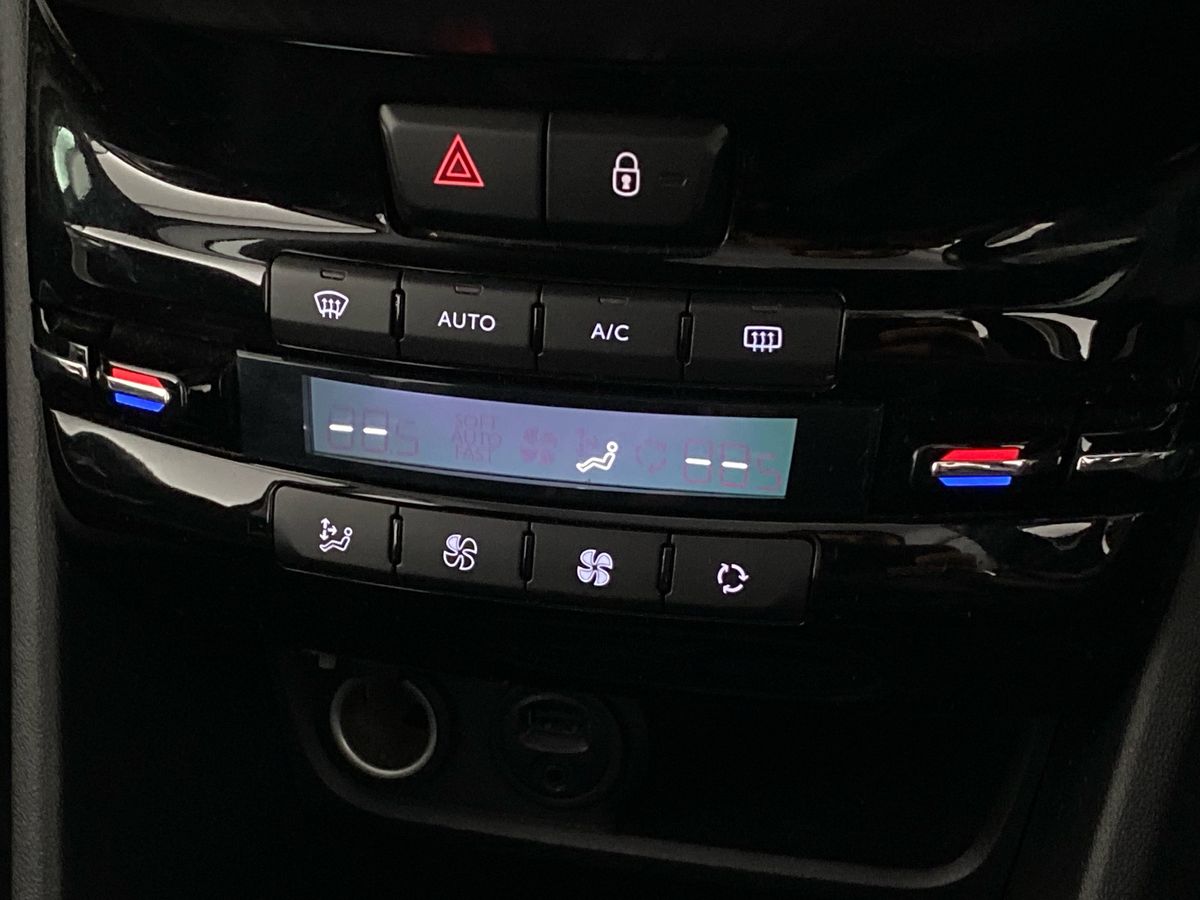 Used Peugeot 2008 2015 for sale - 76502925: Photo 21