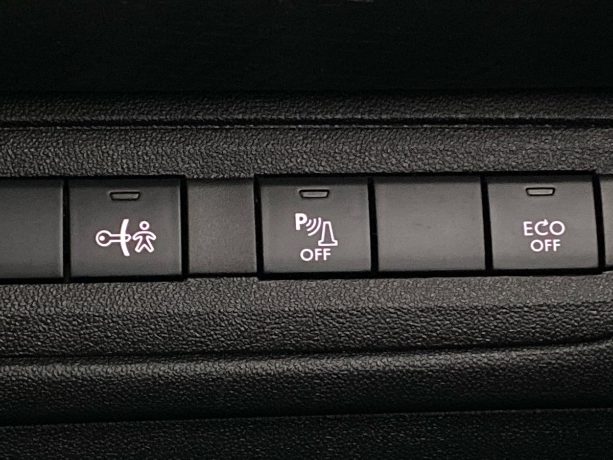 Used Peugeot 2008 2015 for sale - 76502925: Photo 24