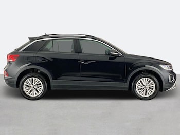 Used Volkswagen T-Roc 2023 for sale - 75215927: Photo