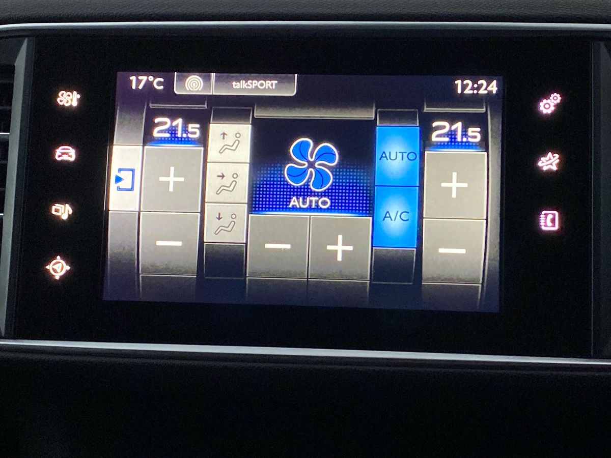 Used Peugeot 308 2016 for sale - 76515795: Photo 18