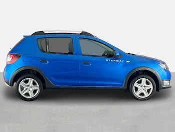 Used Dacia Sandero Stepway 2013 for sale - 76158122: Photo