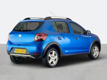 Used Dacia Sandero Stepway 2013 for sale - 76158122: Photo